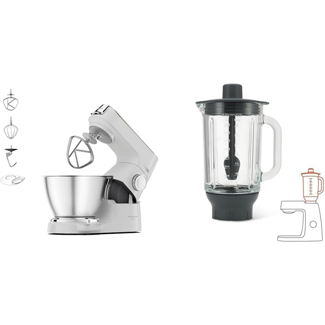 Con recipiente in vetro, preparazione degli ingredienti in un robot da cucina